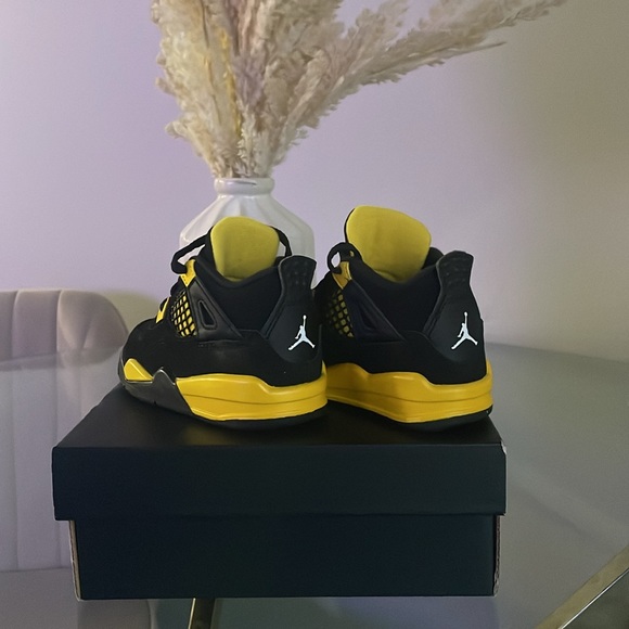 Jordan Retro 4 Toddler 6c - Picture 3 of 3